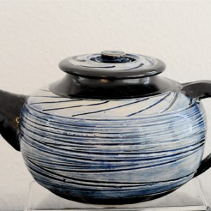 Black Wind Teapot