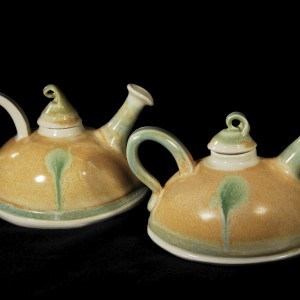 "Two Rocking Little Teapots"
Lloyd Hamovit
Byfield, Massachusetts
http://www.lloydsceramics.com/